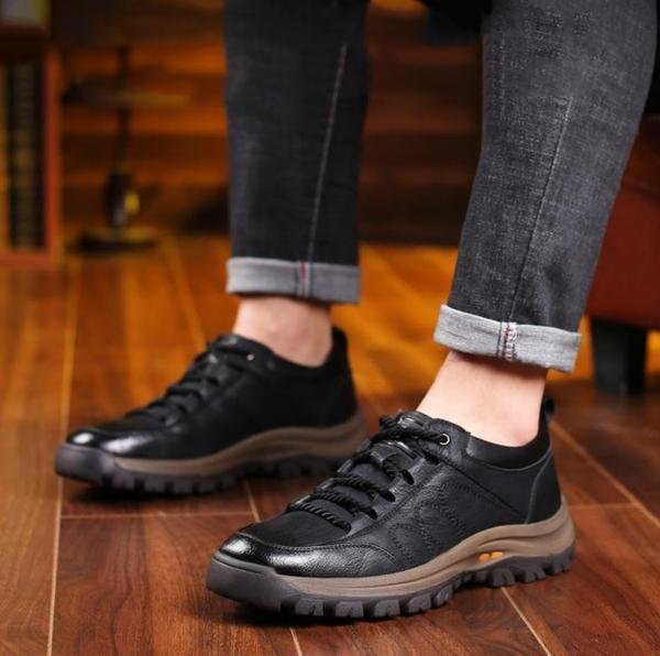 Men’s Closed-Round-Toe Lace-Up Low-Top Sneakers