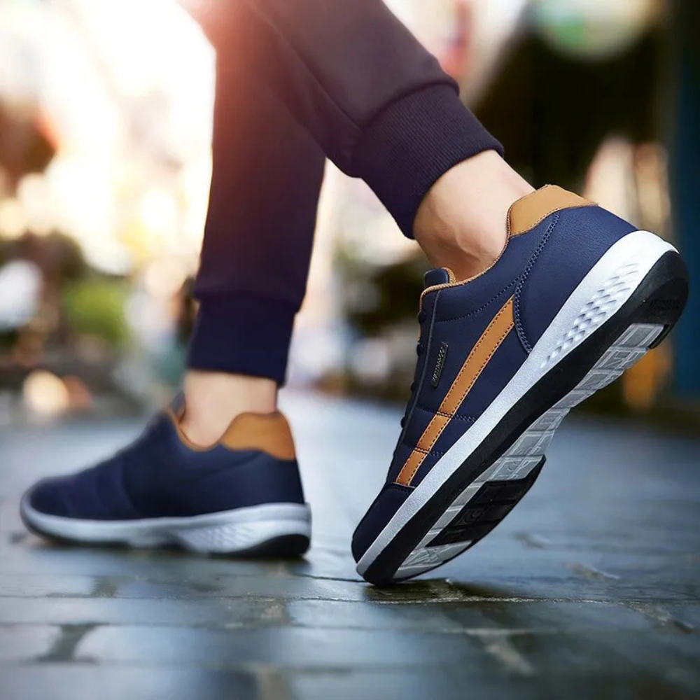 Men’s Lace-Up Low-Top Sneakers with Textured Outsole