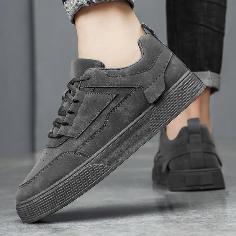 Men’s Low-Top Round Toe Lace-Up Sneakers