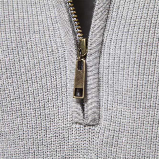 Herren-Strickpullover mit Rippstruktur, Stehkragen und kurzem Reißverschluss