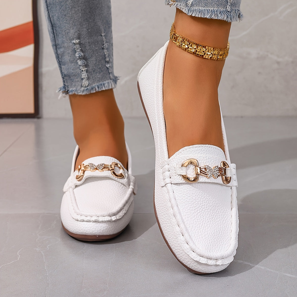 Women’s Mocassin Shoes with Metal Chain Detail and Moc Toe Stitching