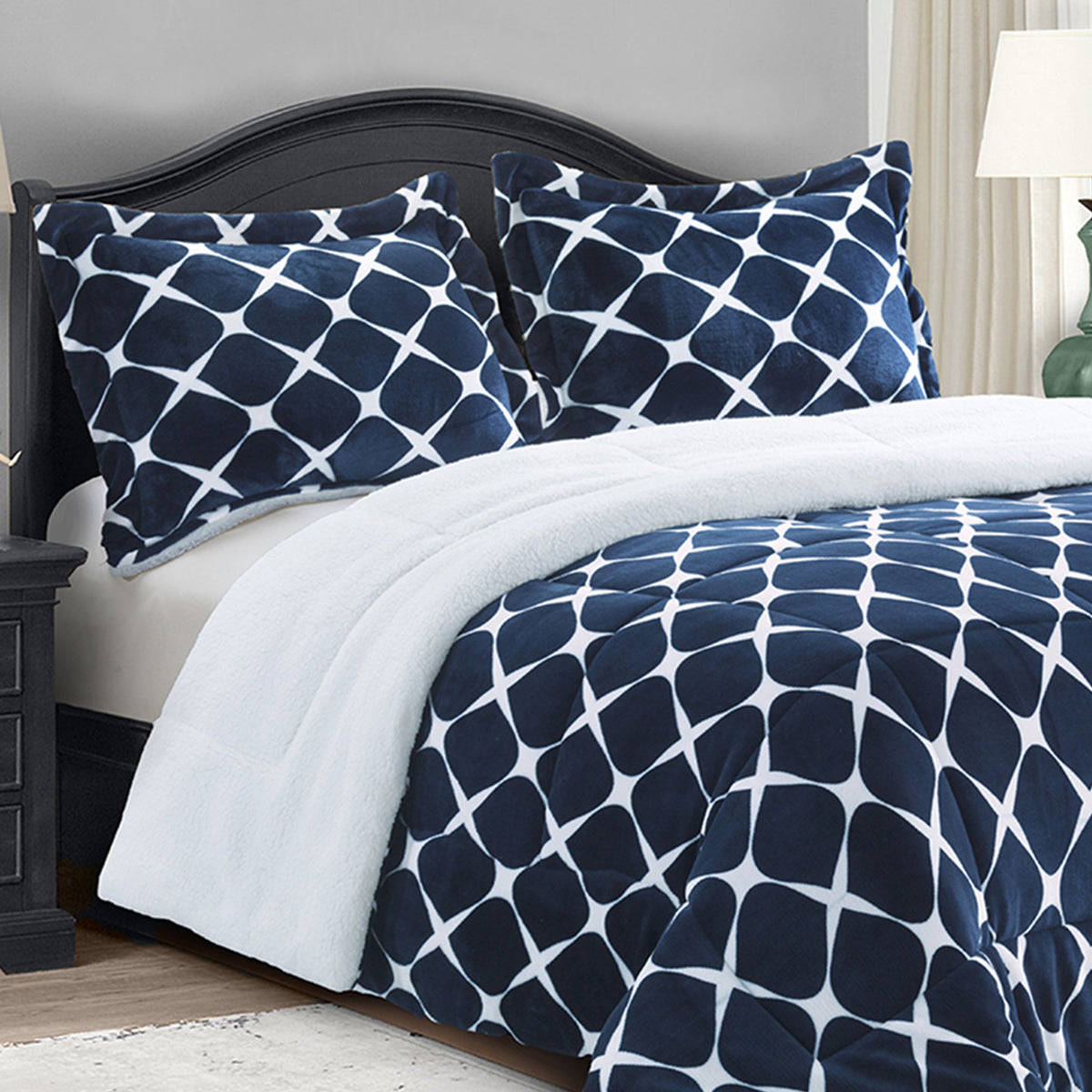 Elegant Comfort 3-Piece Micro-Suede Reversible Sherpa - Bloomingdale Pattern Comforter Set