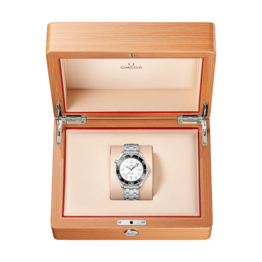 OMEGA Seamaster Diver 300M 42 mm – Weißes Zifferblatt mit Metallarmband