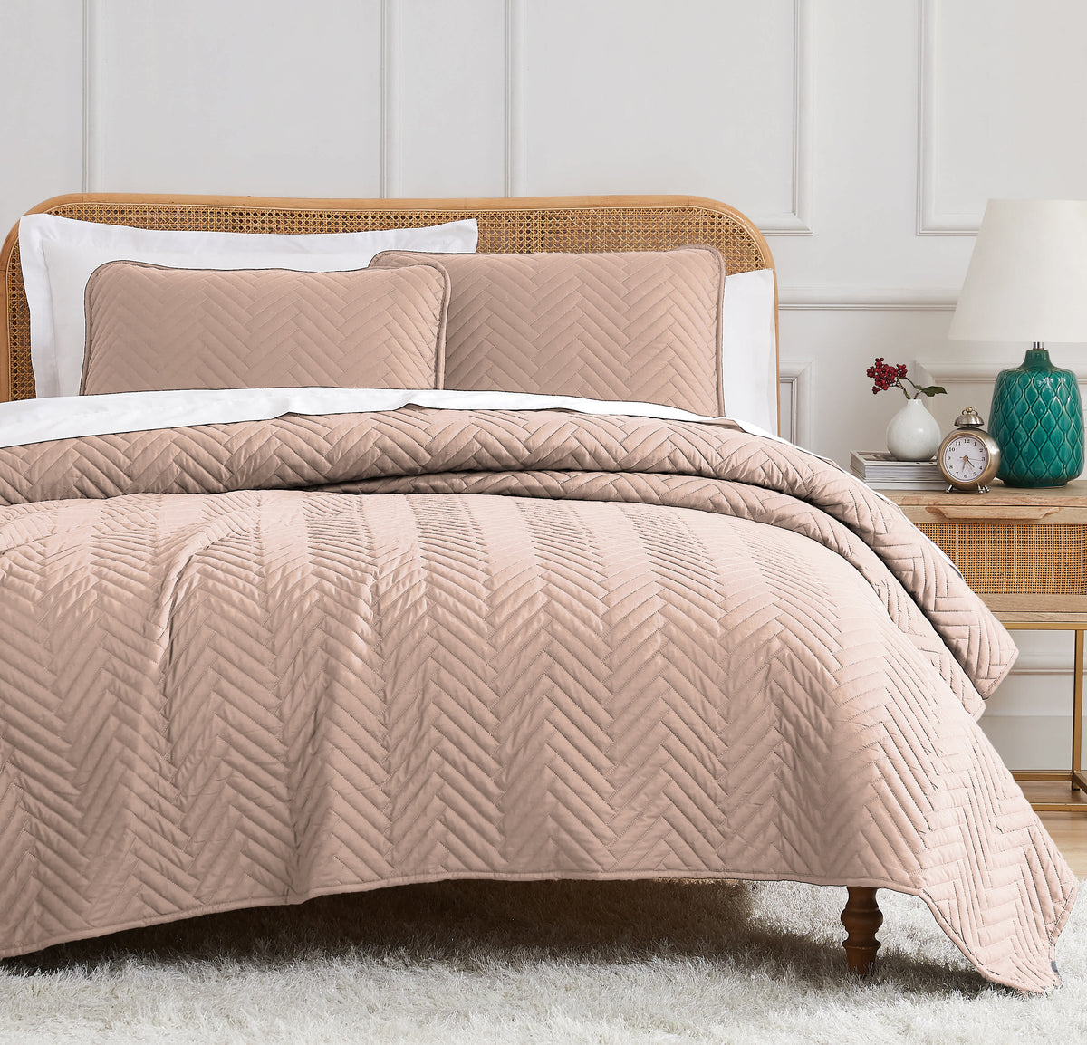 Southshore Fine Linens Chevron Oversized Quilt Set