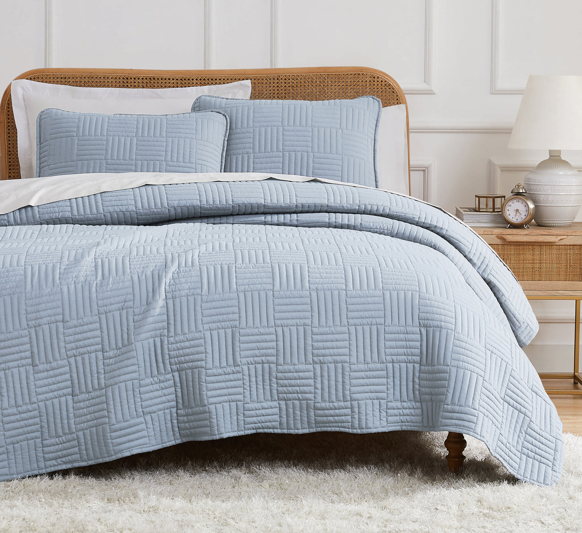 Southshore Fine Linens Grid Oversized Quilt Set
