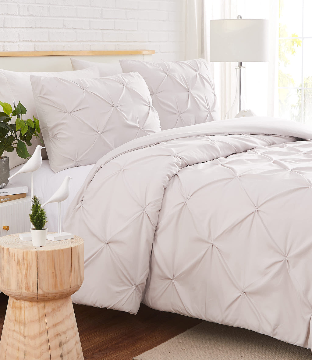 Southshore Fine Linens Pintuck Pinch Pleated Duvet Cover Set