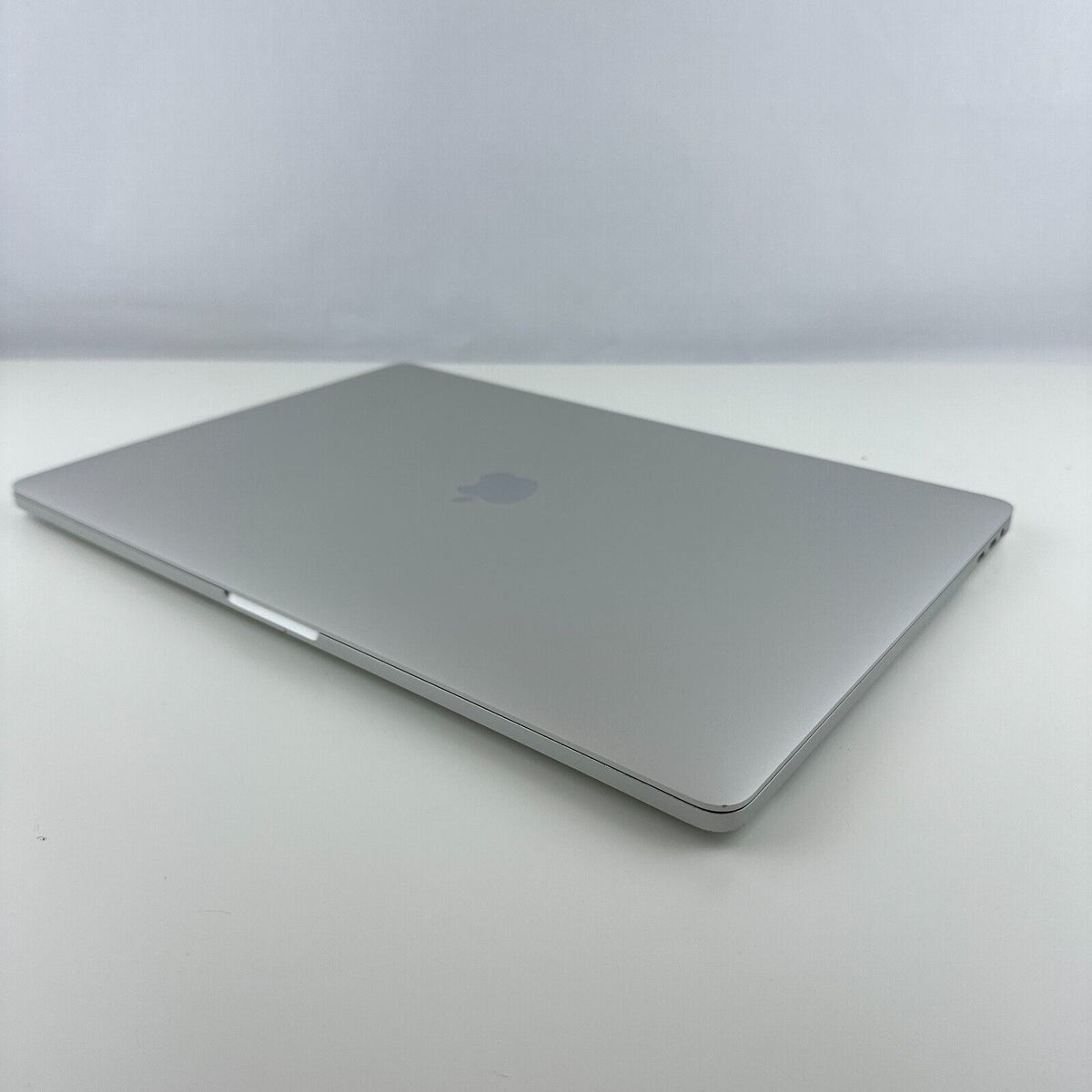 16" Apple MacBook Pro 4TB 32GB A2141 8-Core i9 | Tahoe | Magic Keyboard + 1 Year Warranty