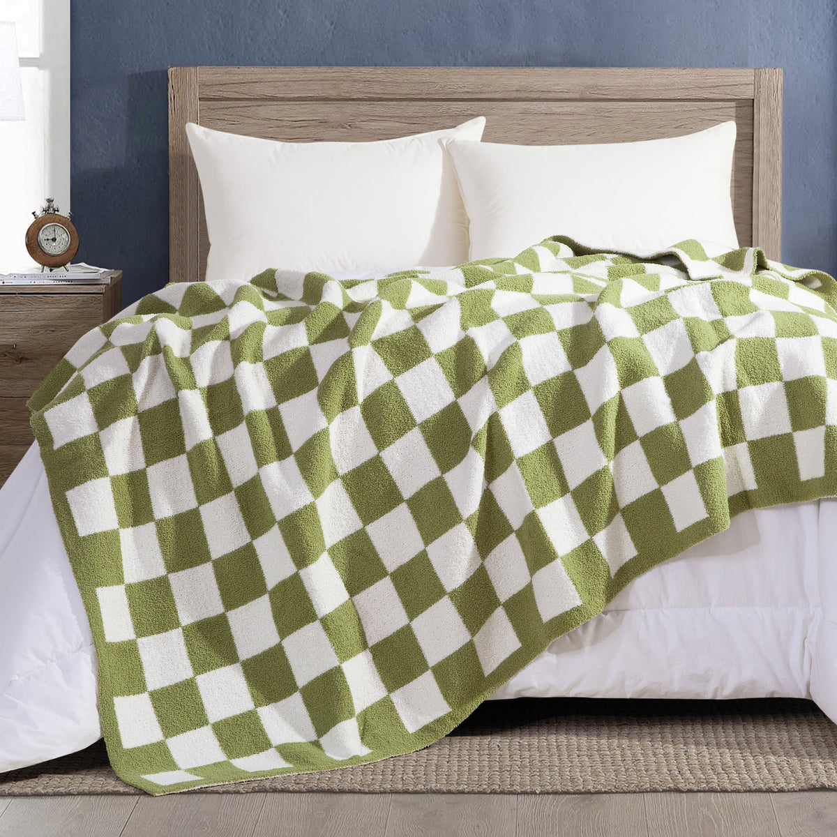 Elegant Comfort 50" x 70"  Ultra Soft Checkered Knitted Throw Blanket