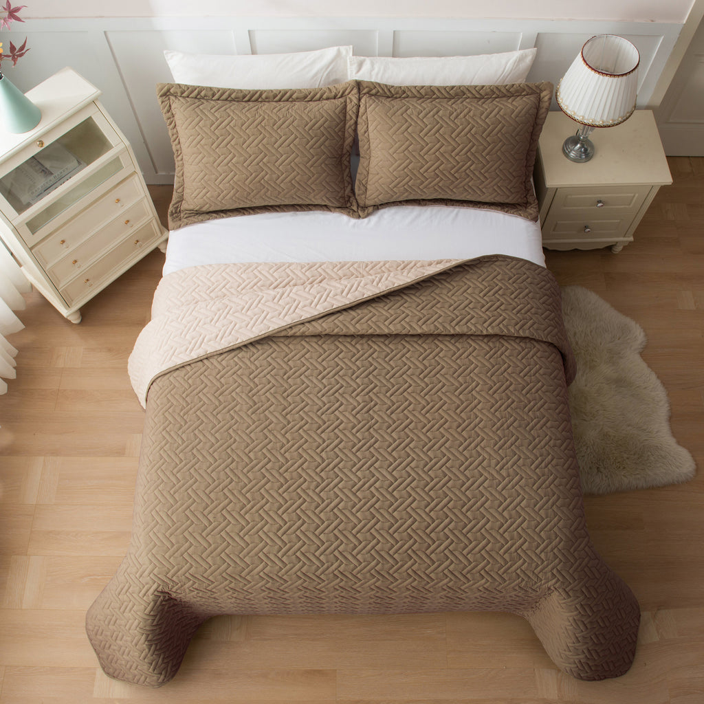 Elegant Comfort 3-Piece Majestic Quilted Reversible Bedspread Coverlet Set