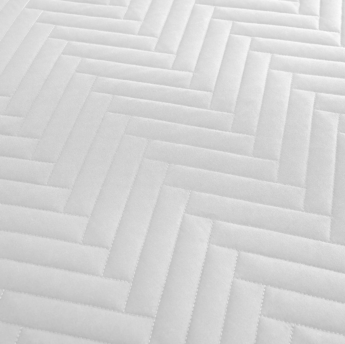 Southshore Fine Linens Chevron Oversized Quilt Set