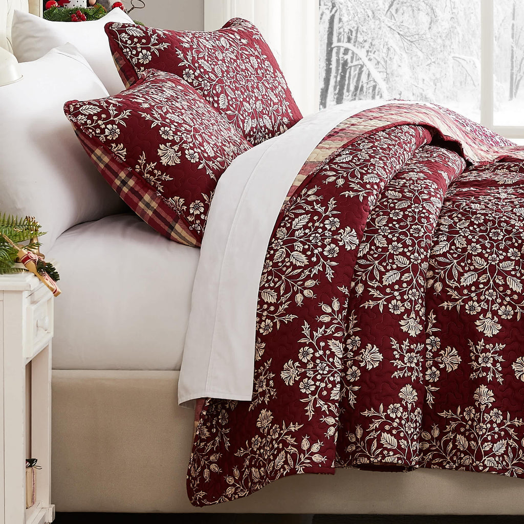 Southshore Fine Linens Christmas Carol Oversized Quilt Set