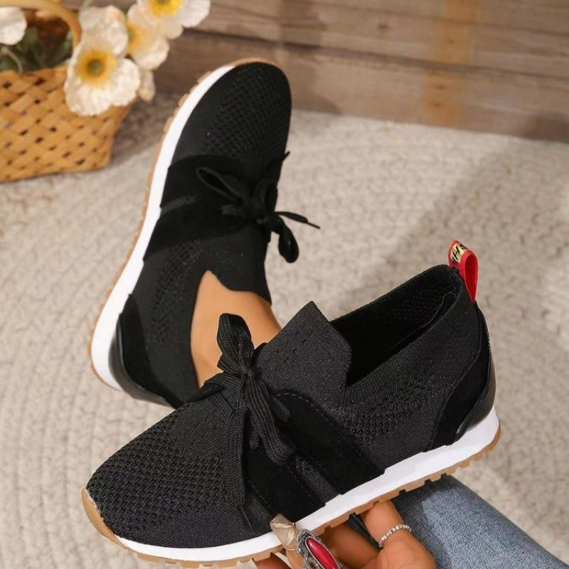 Geschlossene Damen-Schnürschuhe mit niedrigem Schaft