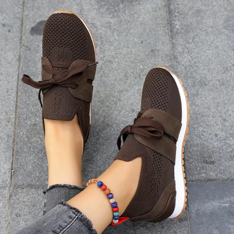 Geschlossene Damen-Schnürschuhe mit niedrigem Schaft