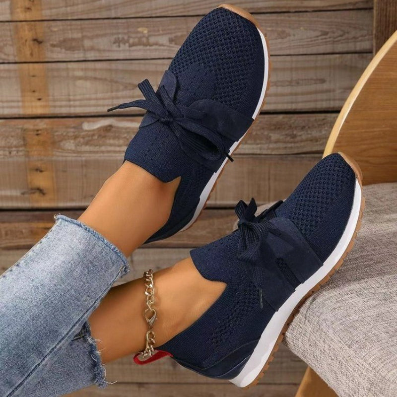 Geschlossene Damen-Schnürschuhe mit niedrigem Schaft