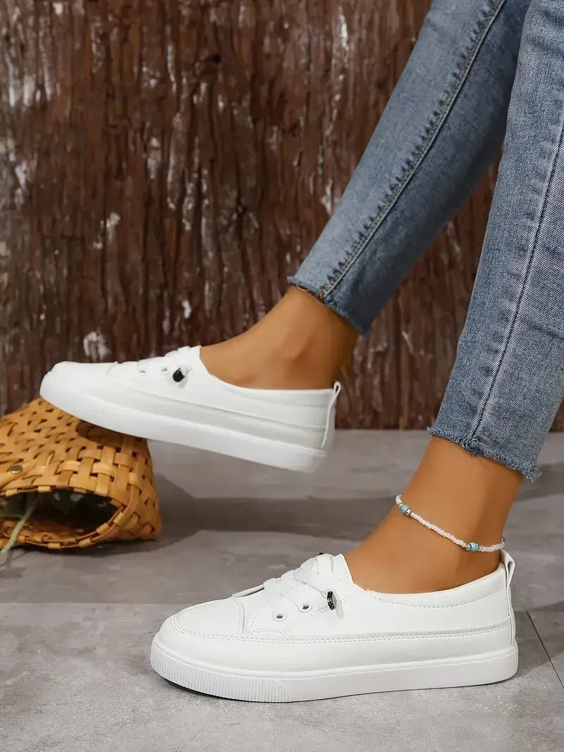 Women’s Closed-Toe Lace-Up Low-Top Sneakers