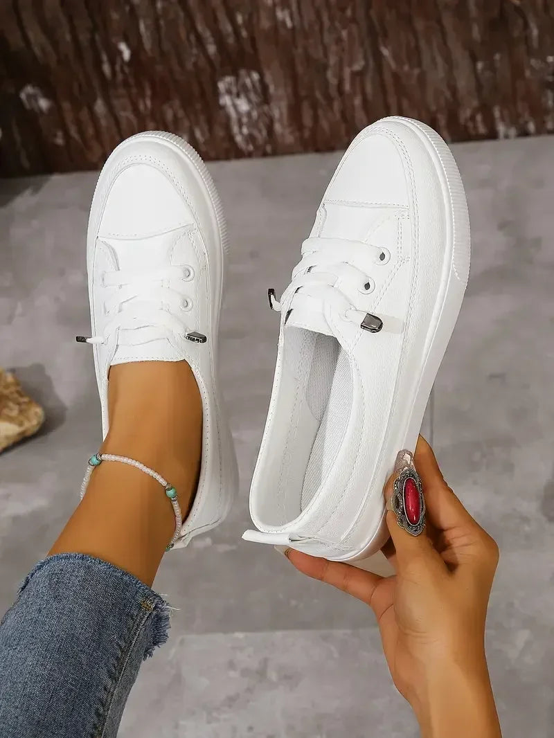 Women’s Closed-Toe Lace-Up Low-Top Sneakers