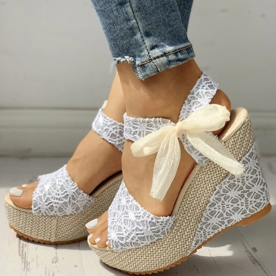 Damen-Espadrilles mit Keilabsatz und offener Zehenpartie