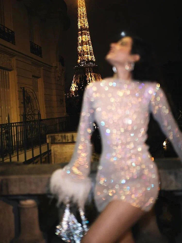 Damen-Cocktail-Minikleid mit transparenten Ärmeln und Pailletten