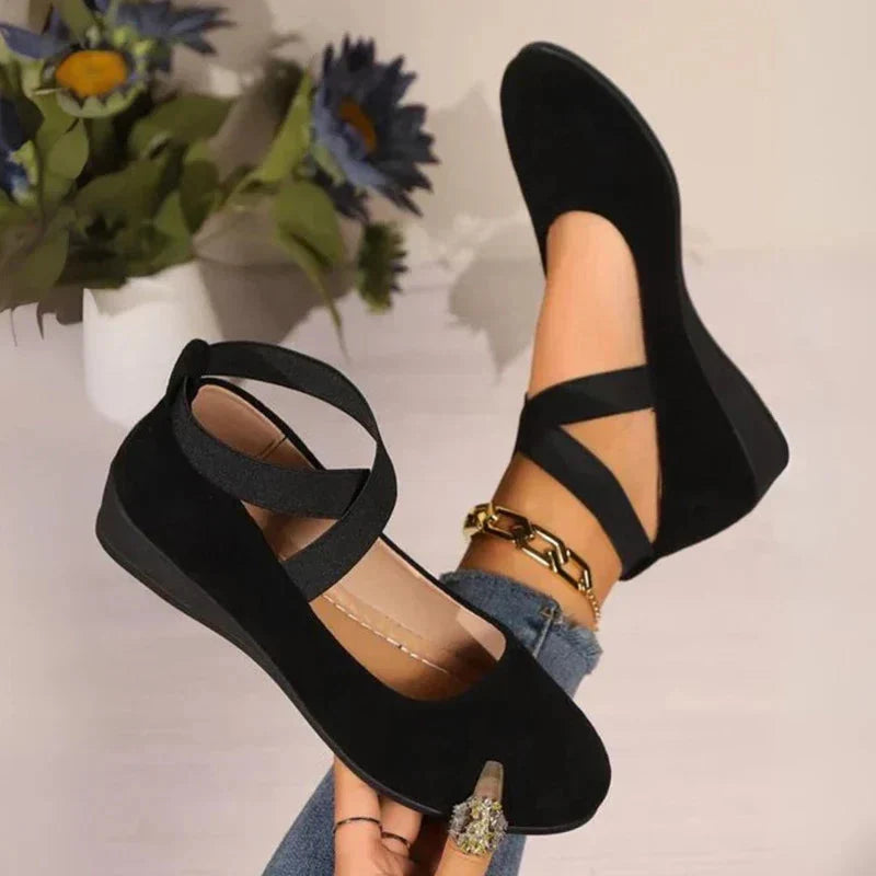 Women’s Closed-Toe Strap Mary Jane Shoes