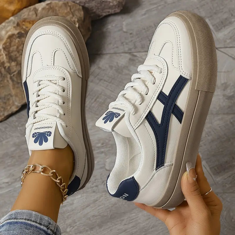 Women’s Contrast Stripe Lace Up Low Top Sneakers