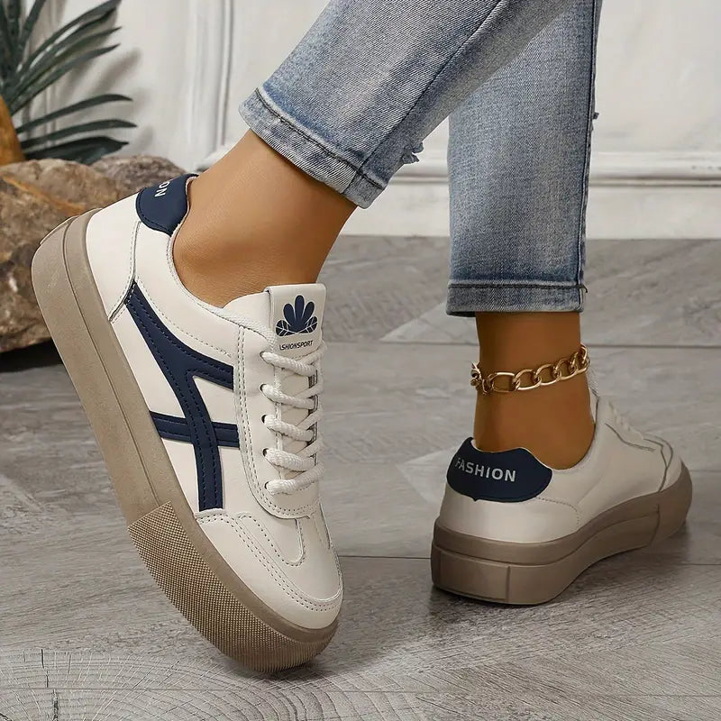 Women’s Contrast Stripe Lace Up Low Top Sneakers