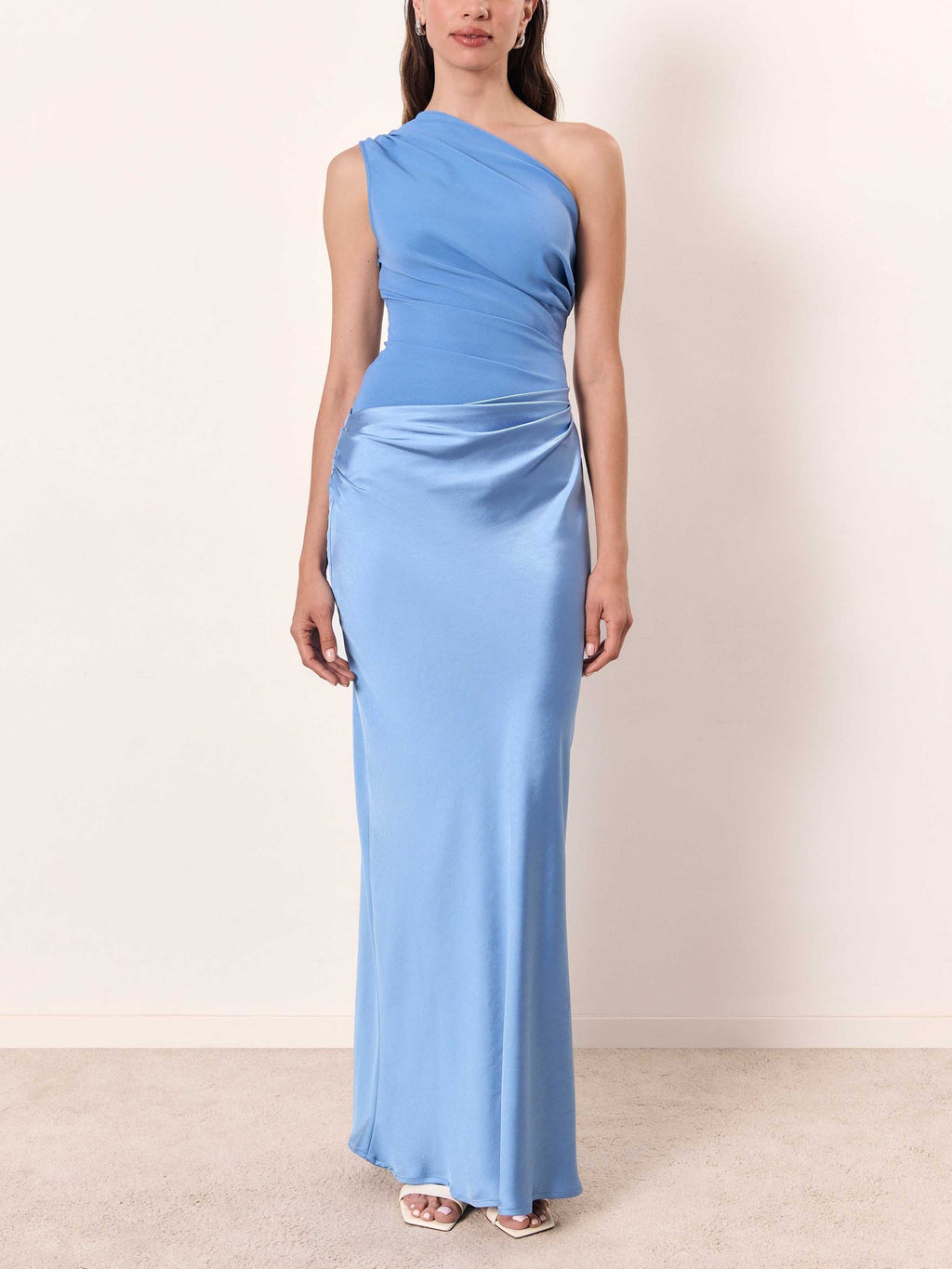 Festliches Damen-Maxikleid mit One-Shoulder-Ausschnitt