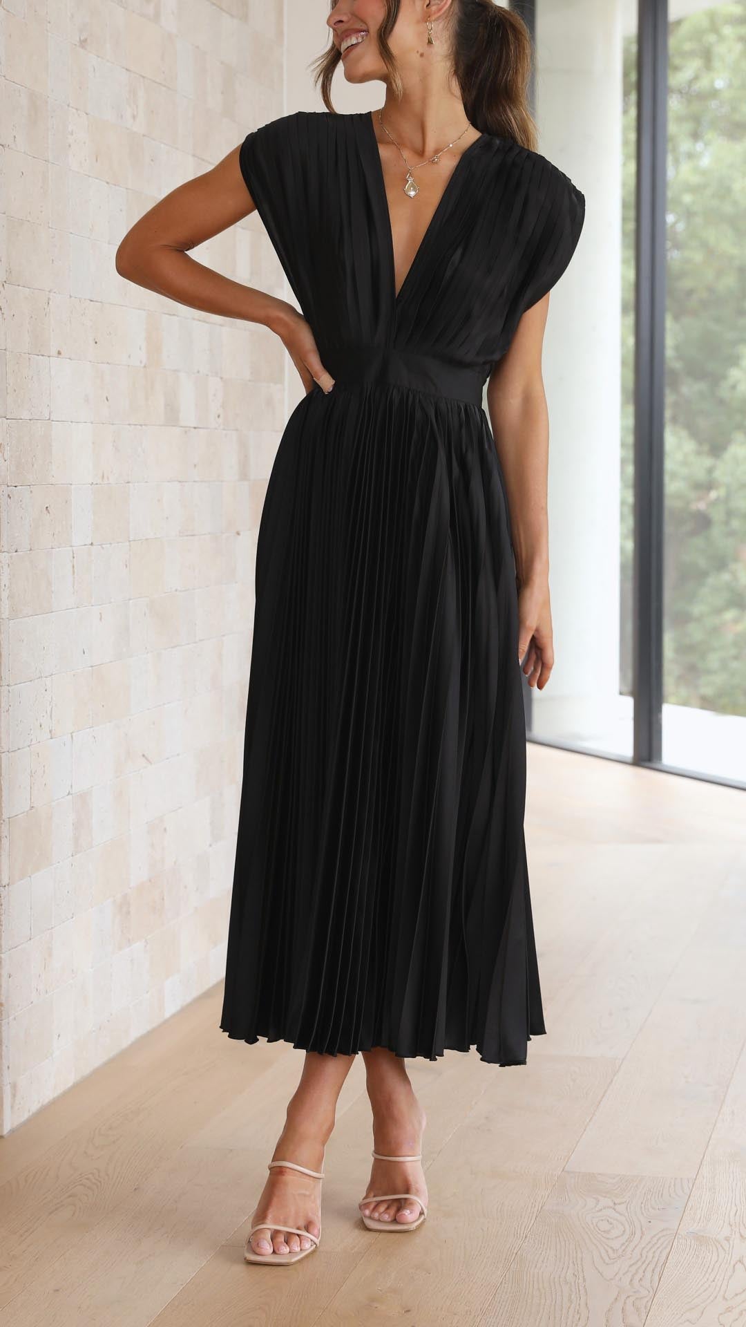 Kaitlyn | Elegantes Midikleid mit Falten und V-Ausschnitt