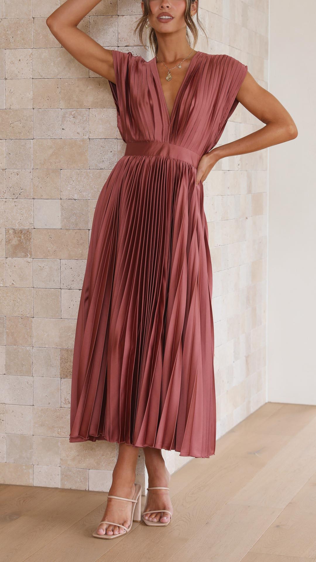 Kaitlyn | Elegantes Midikleid mit Falten und V-Ausschnitt