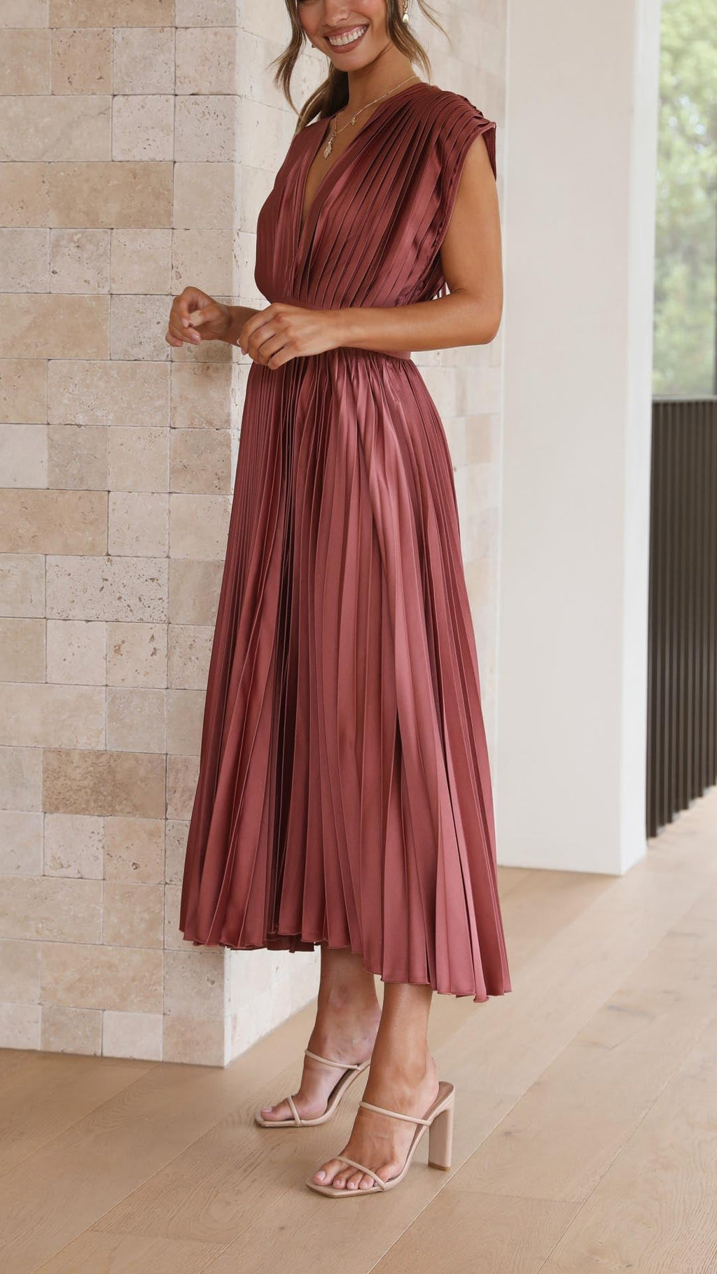 Kaitlyn | Elegantes Midikleid mit Falten und V-Ausschnitt