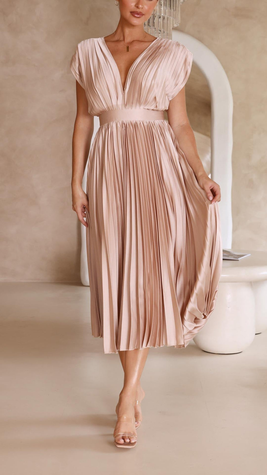 Kaitlyn | Elegantes Midikleid mit Falten und V-Ausschnitt