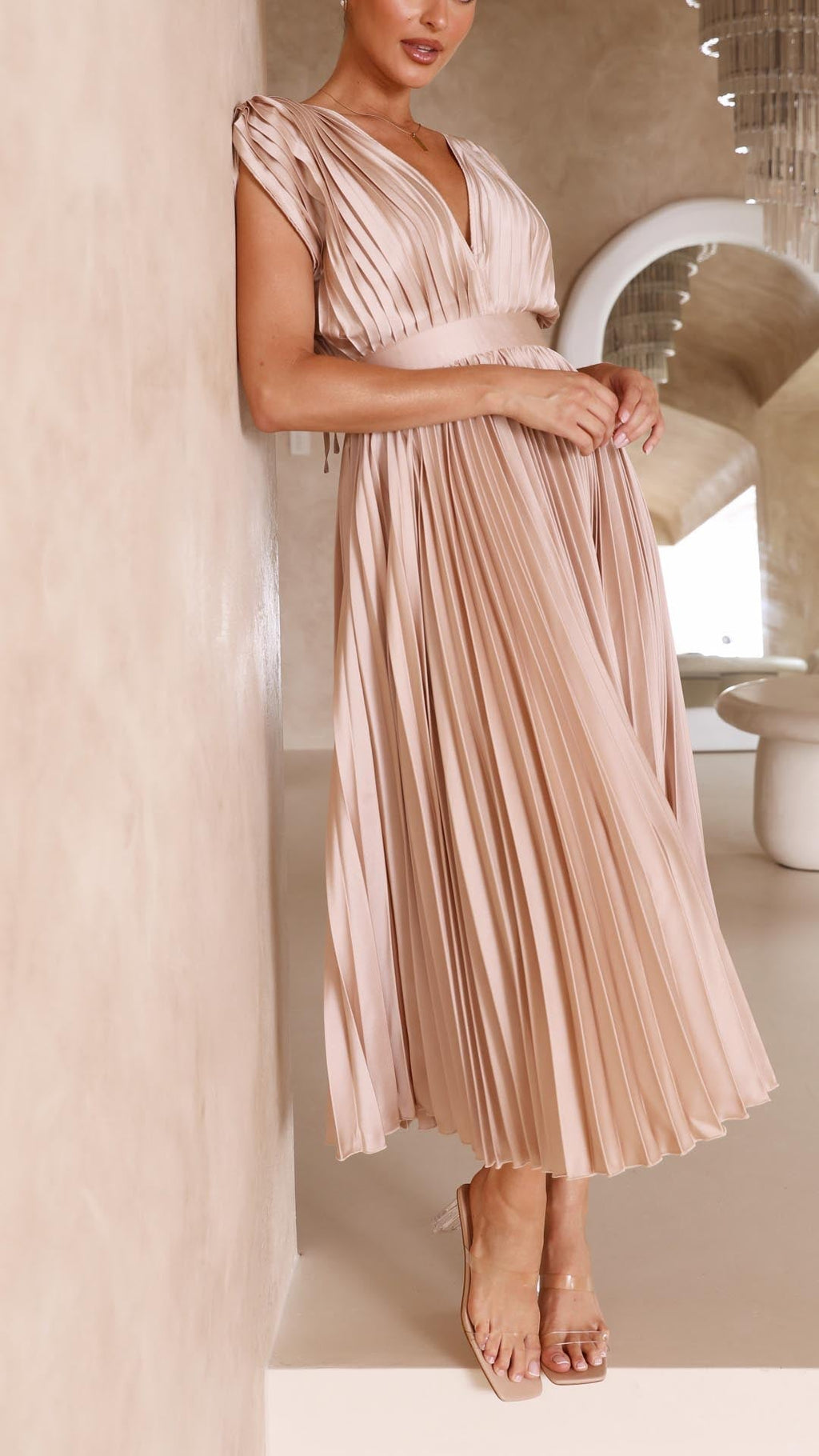 Kaitlyn | Elegantes Midikleid mit Falten und V-Ausschnitt