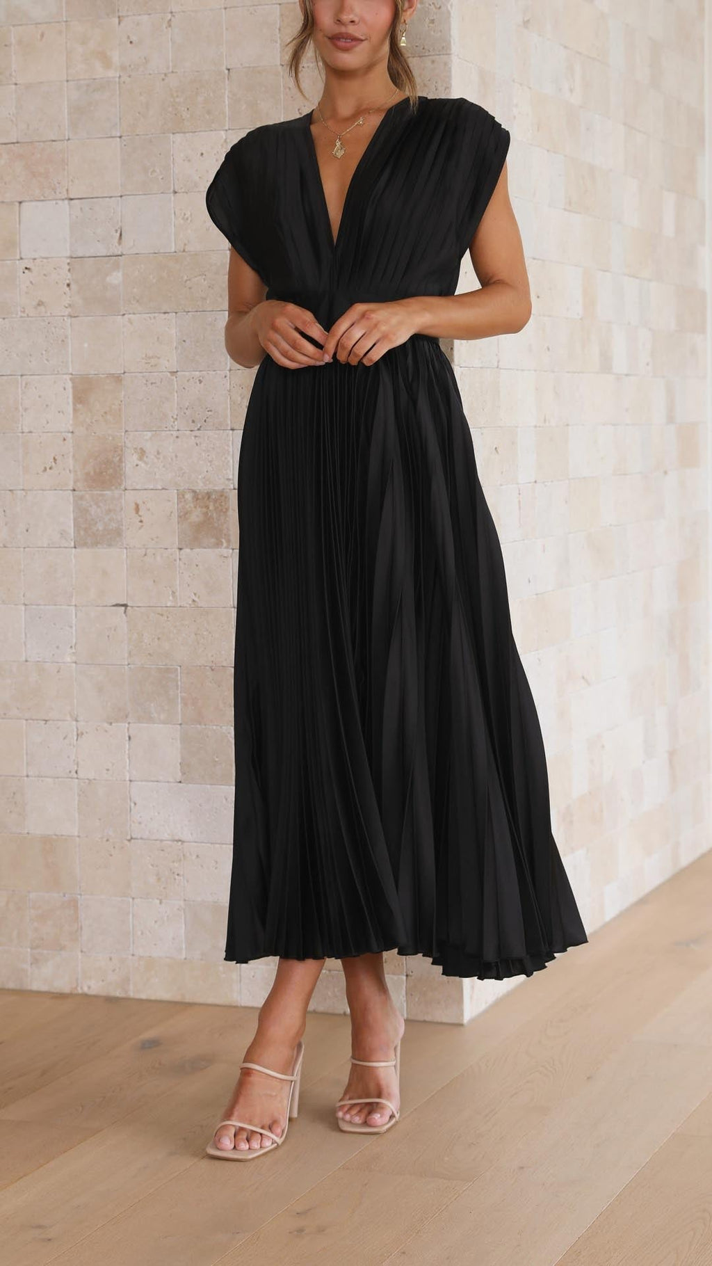 Kaitlyn | Elegantes Midikleid mit Falten und V-Ausschnitt