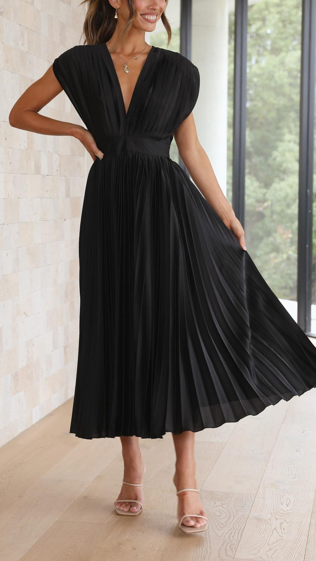 Kaitlyn | Elegantes Midikleid mit Falten und V-Ausschnitt