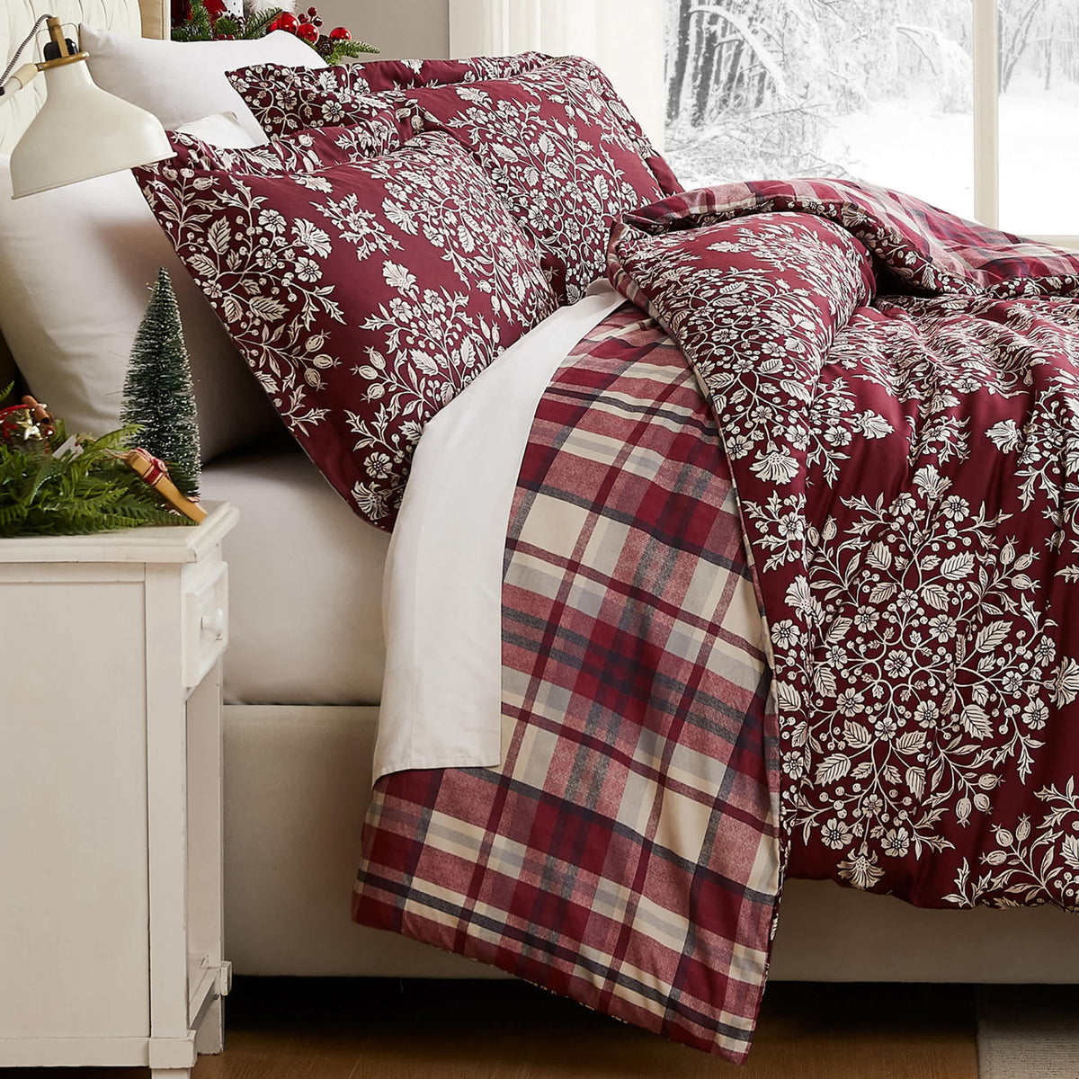 Southshore Fine Linens Christmas Carol Oversized Comforter Set