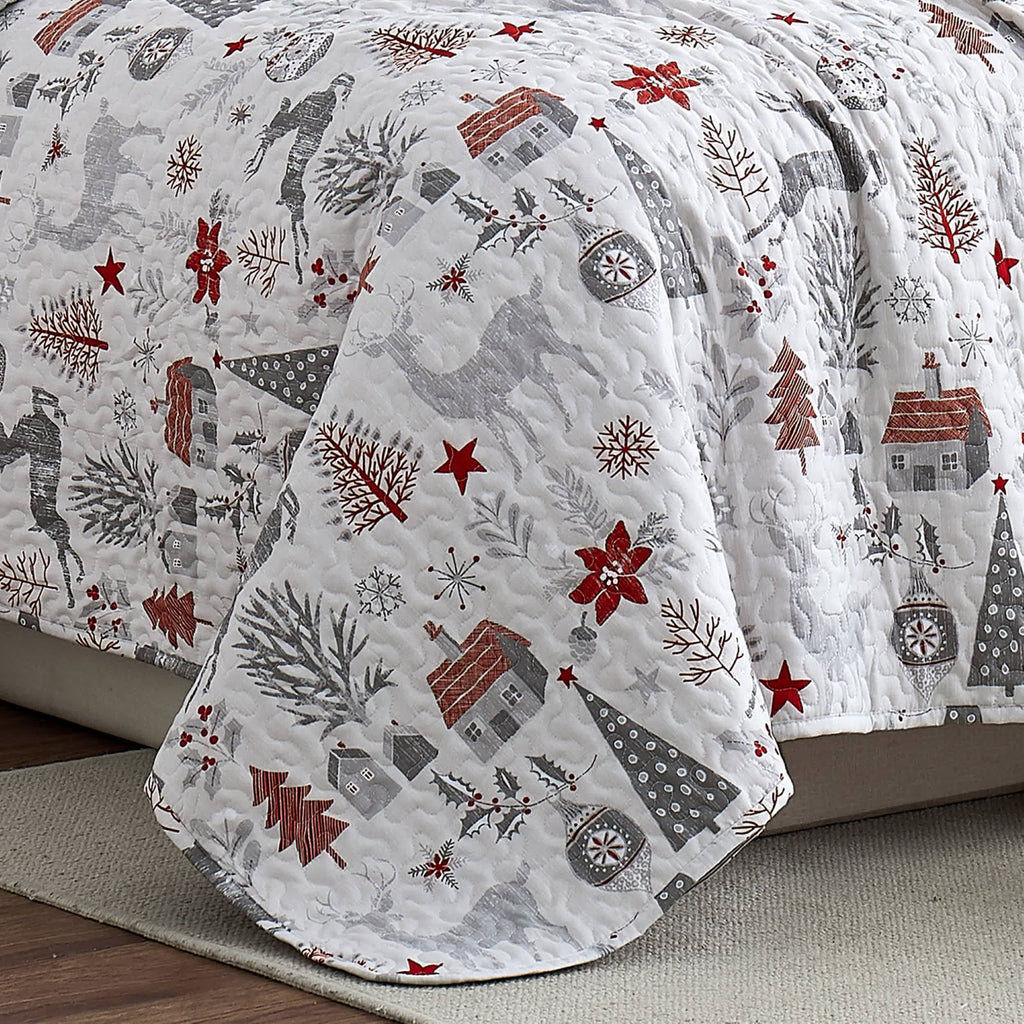 Southshore Fine Linens Holly Jolly Lane 6PC Quilt Set