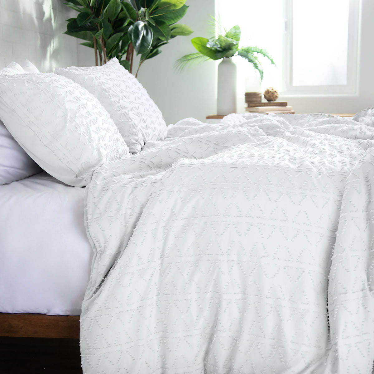 Southshore Fine Linens Bali Clipped Jacquard Duvet Cover Set