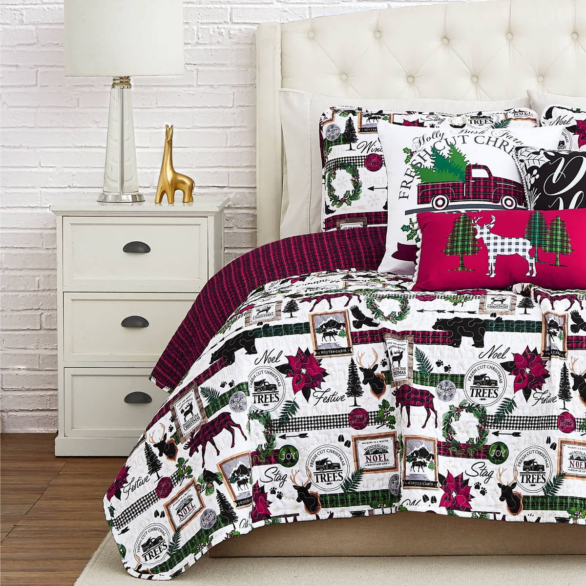 Southshore Fine Linens Merrytown Christmas Quilt Set
